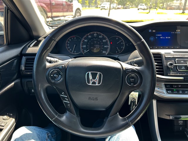Honda Accord photo 5