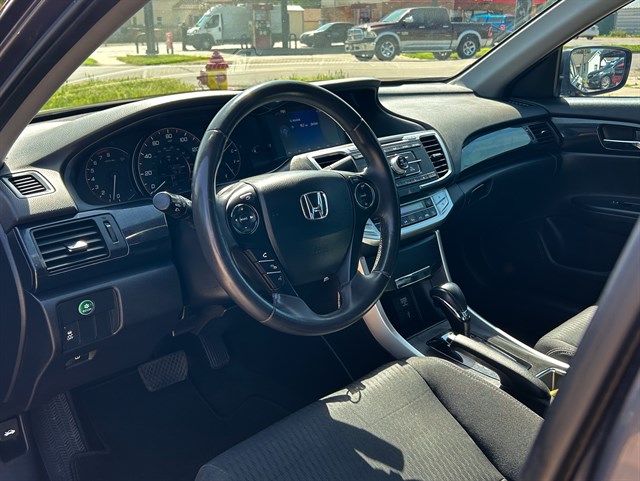 Honda Accord photo 4