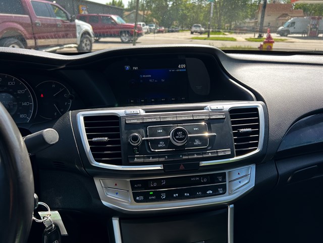 Honda Accord photo 7