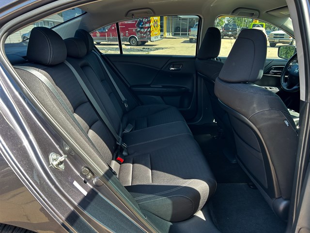 Honda Accord photo 12