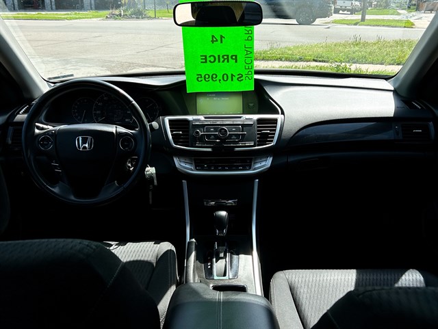 Honda Accord photo 8