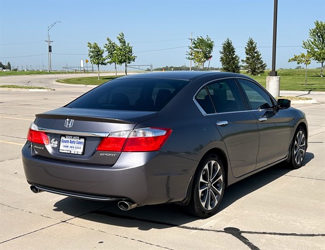 Honda Accord photo 17