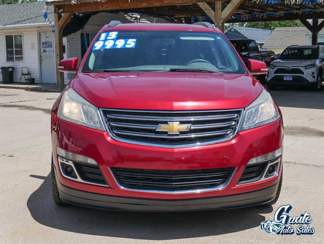 Chevrolet Traverse photo 2