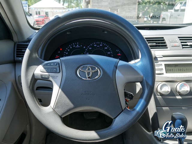 Toyota Camry photo 7