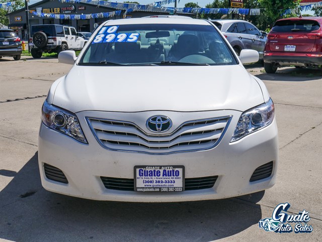 Toyota Camry photo 2