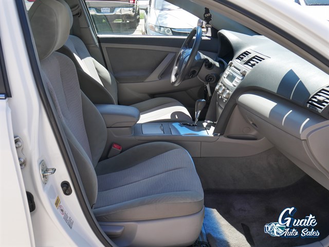Toyota Camry photo 16