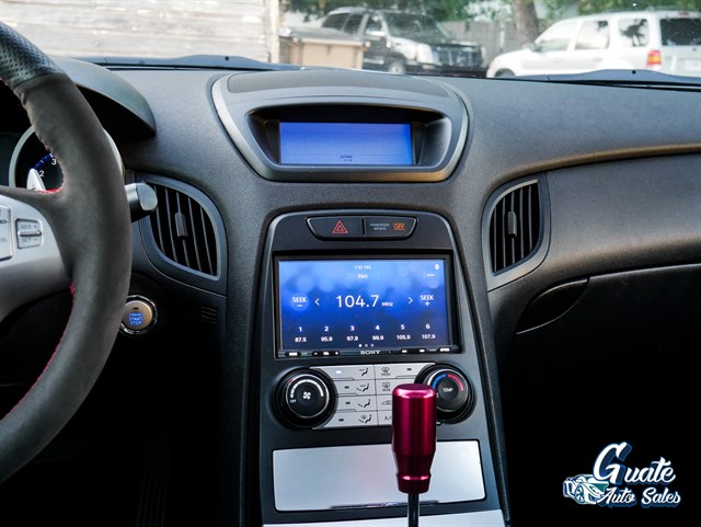 Hyundai Genesis Coupe photo 8