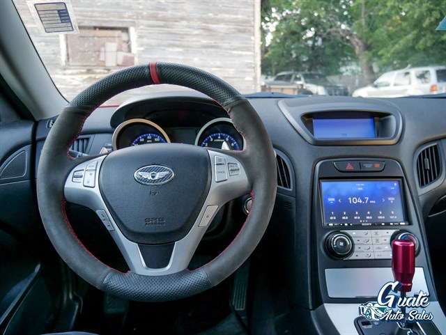 Hyundai Genesis Coupe photo 9