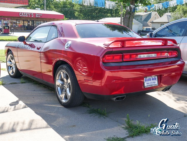 Dodge Challenger photo 8