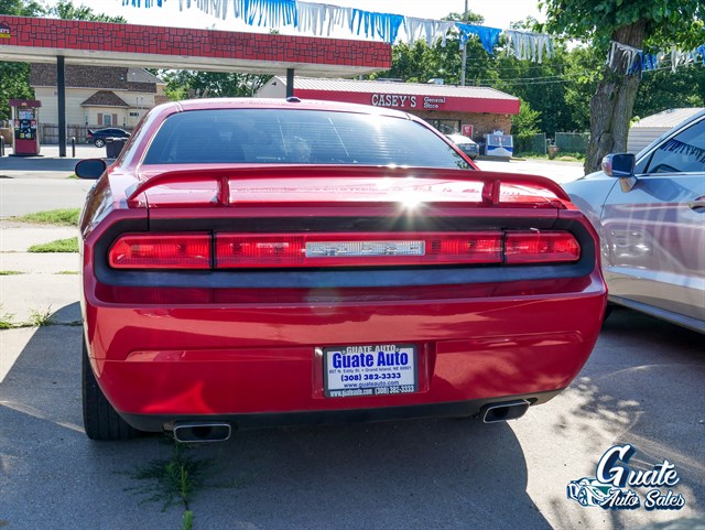 Dodge Challenger photo 9