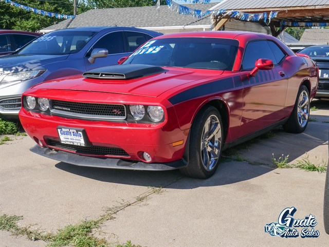 Dodge Challenger photo 3