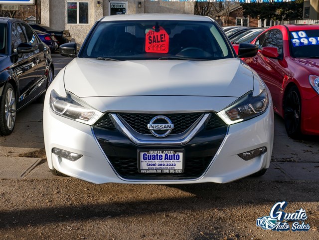 Nissan Maxima photo 2