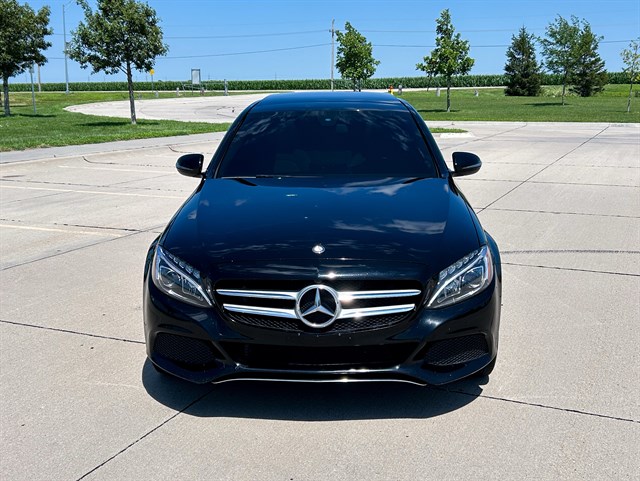 Mercedes-Benz C-Class photo 2