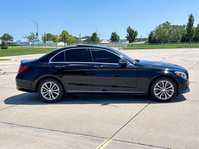 Mercedes-Benz C-Class photo 19