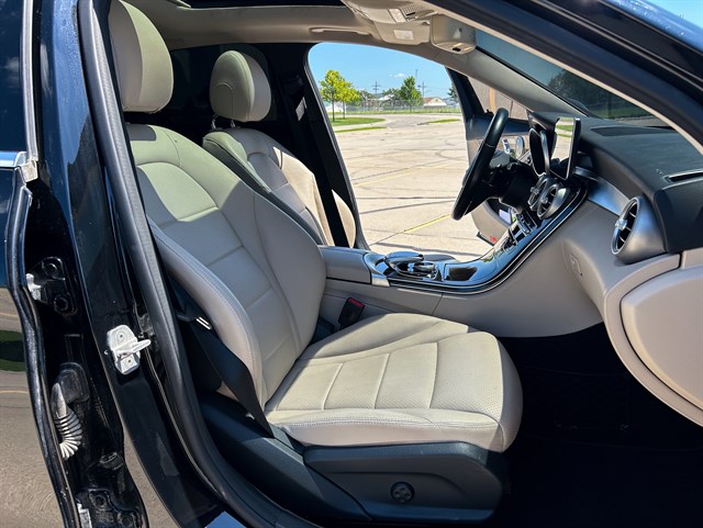 Mercedes-Benz C-Class photo 14