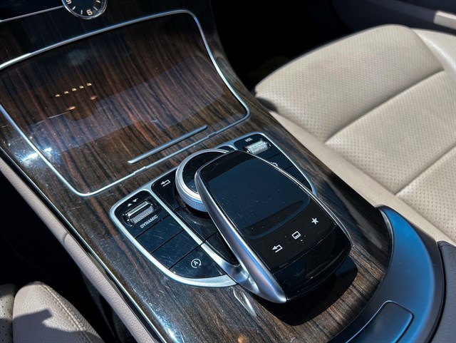 Mercedes-Benz C-Class photo 9