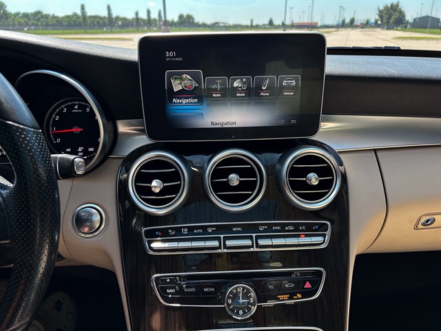 Mercedes-Benz C-Class photo 8