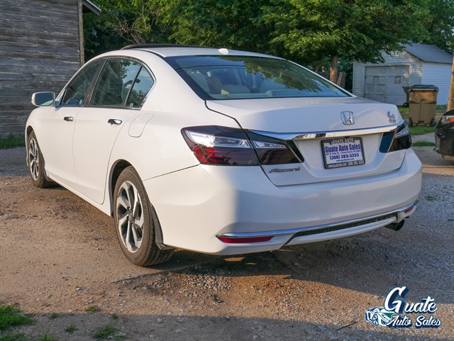 Honda Accord photo 12
