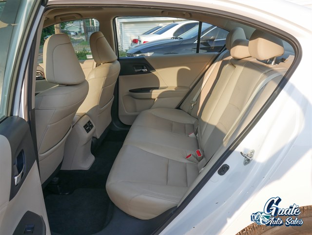 Honda Accord photo 11