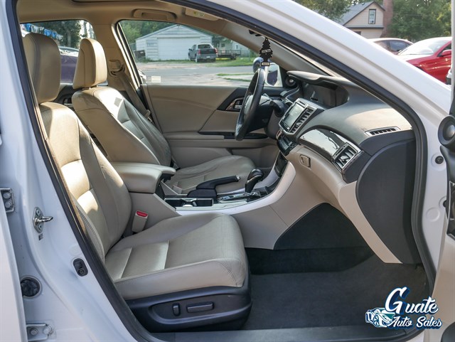 Honda Accord photo 17