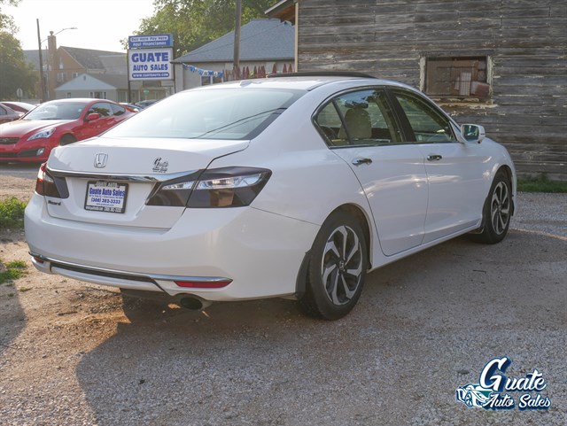 Honda Accord photo 14
