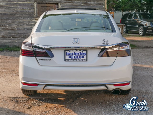 Honda Accord photo 13