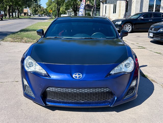 Scion FR-S photo 2
