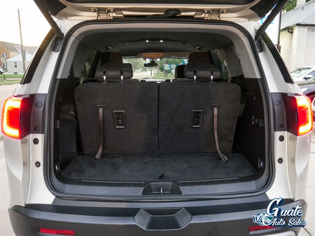 GMC Acadia photo 15