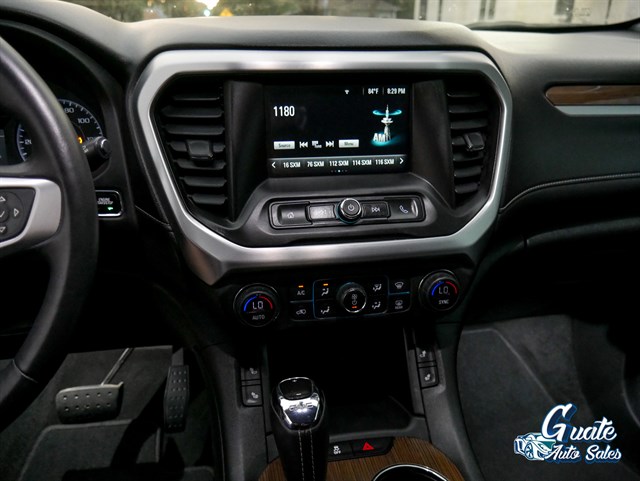 GMC Acadia photo 8