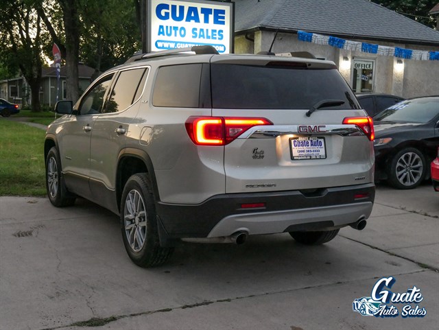 GMC Acadia photo 13