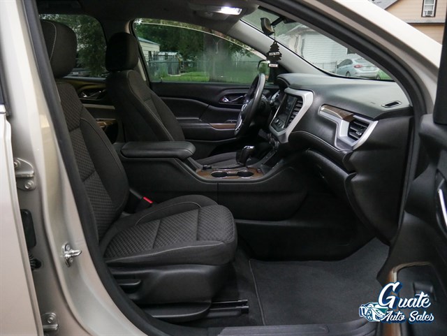 GMC Acadia photo 19