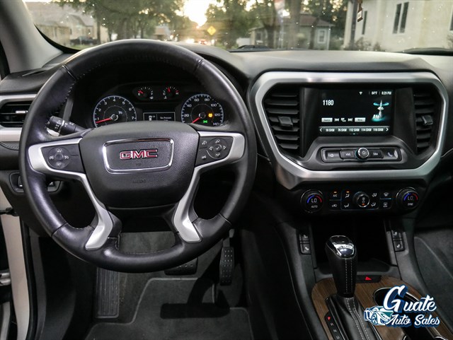 GMC Acadia photo 9