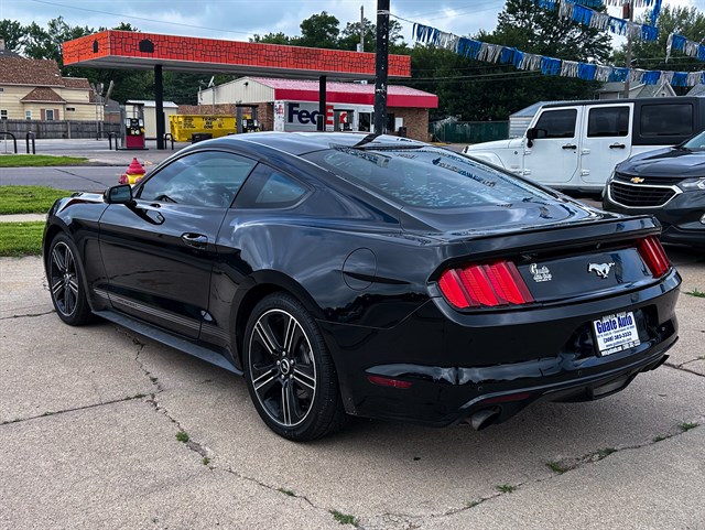 Ford Mustang photo 4
