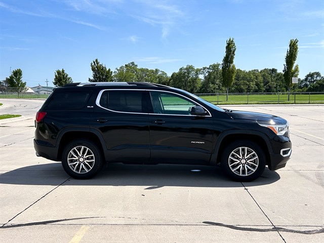 GMC Acadia photo 13