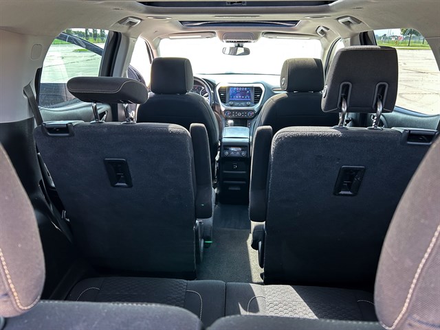 GMC Acadia photo 17