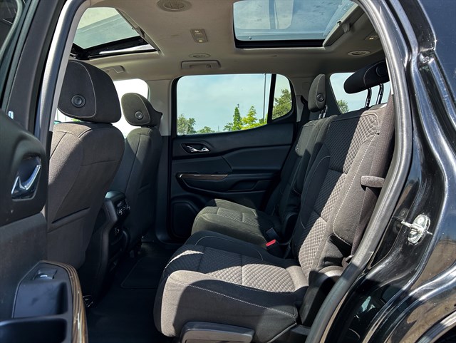 GMC Acadia photo 15