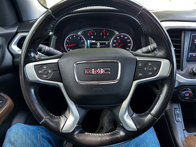 GMC Acadia photo 5