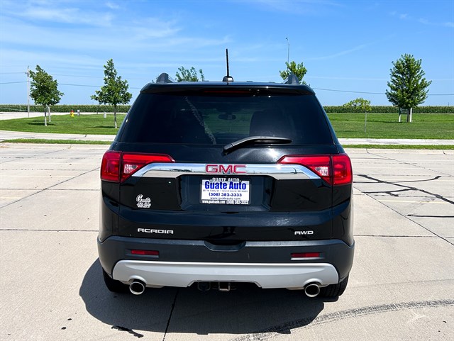 GMC Acadia photo 11
