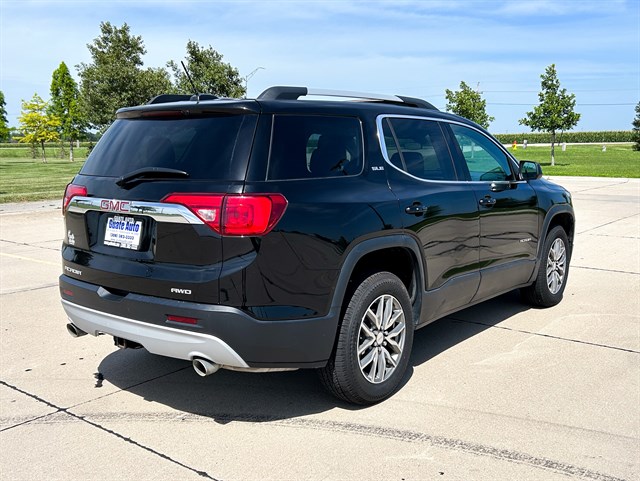 GMC Acadia photo 12