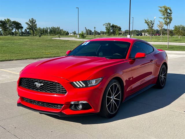 Ford Mustang photo 3