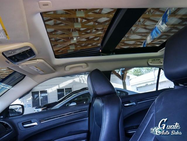Chrysler 300 photo 10