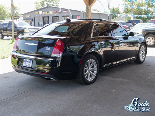 Chrysler 300 photo 14