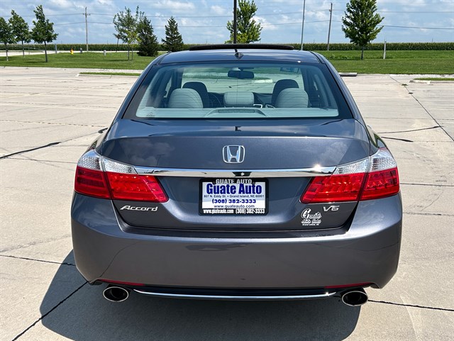 Honda Accord photo 12