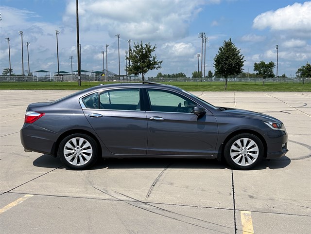 Honda Accord photo 14