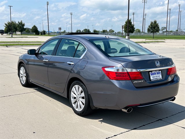 Honda Accord photo 11