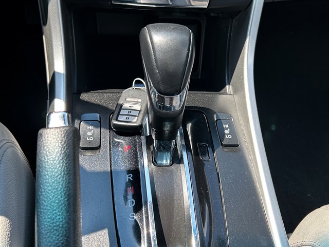 Honda Accord photo 9