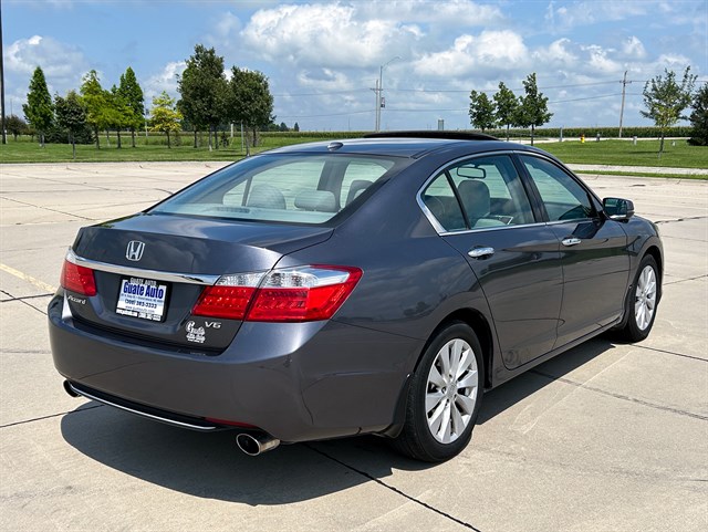Honda Accord photo 13