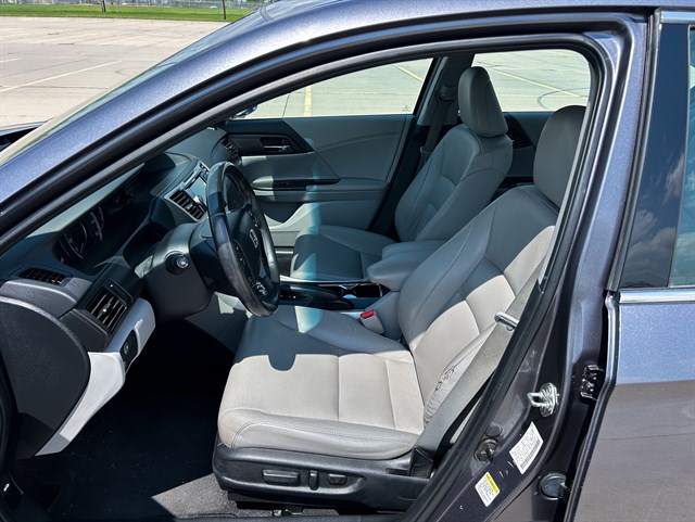 Honda Accord photo 15