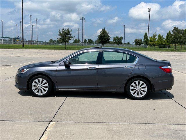 Honda Accord photo 10