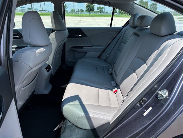 Honda Accord photo 16